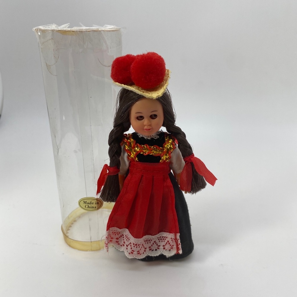 Vintage‎ dall 4” made in china #153.